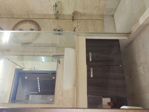 Furnished Amenities in 3 BHK Builder Floor at East Of Kailash – for Rent