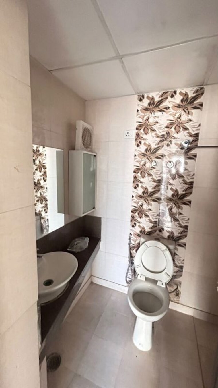 Bathroom, aba-cherry-county 2 Bedroom 891 Sq.Ft. Apartment In Tech Zone 4 Greater Noida Greater Noida 10579046