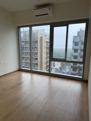 2 BHK Apartment For Rent in Chandak Cornerstone, Worli