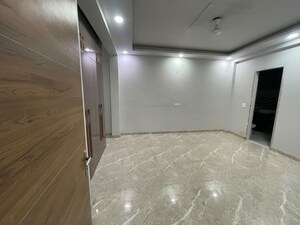 Room in 1.5 BHK Builder Floor at New Palam Vihar Phase 2 – for Rent