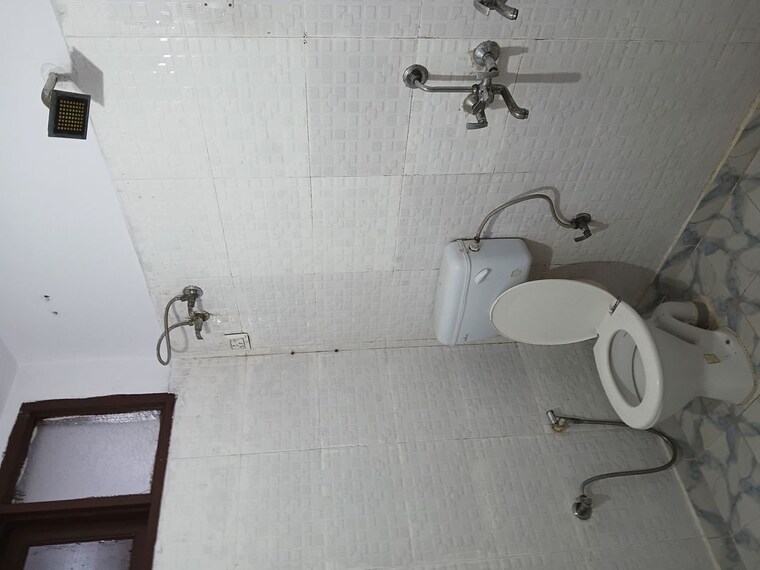 Bathroom, vasundhara sector 3 2 Bedroom 750 Sq.Ft. Builder Floor In Vasundhara Sector 3 Ghaziabad 10578948