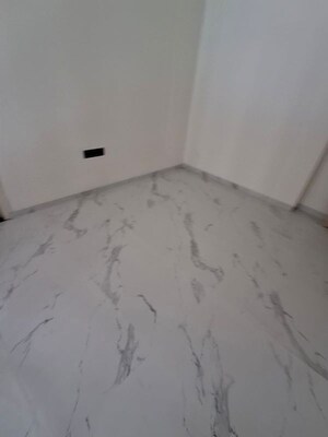 Room in 2 BHK Apartment at Ruparel Sky Green, Kandivali West – for Rent