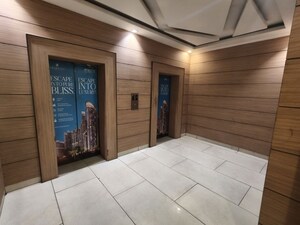 Room in  Office Space at Netaji Subhash Place – for Rent