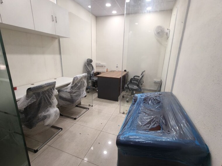 Team Area, netaji subhash place Commercial Office Space 352 Sq.Ft. In Netaji Subhash Place Delhi 10579122