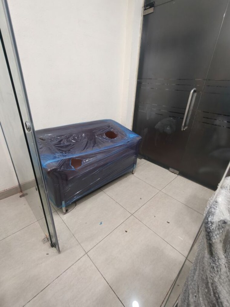 undefined, netaji subhash place Commercial Office Space 352 Sq.Ft. In Netaji Subhash Place Delhi 10579122