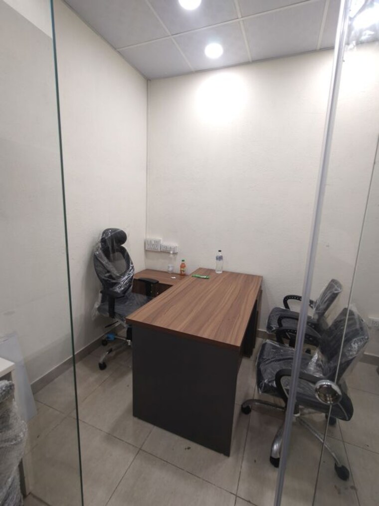Team Area, netaji subhash place Commercial Office Space 352 Sq.Ft. In Netaji Subhash Place Delhi 10579122