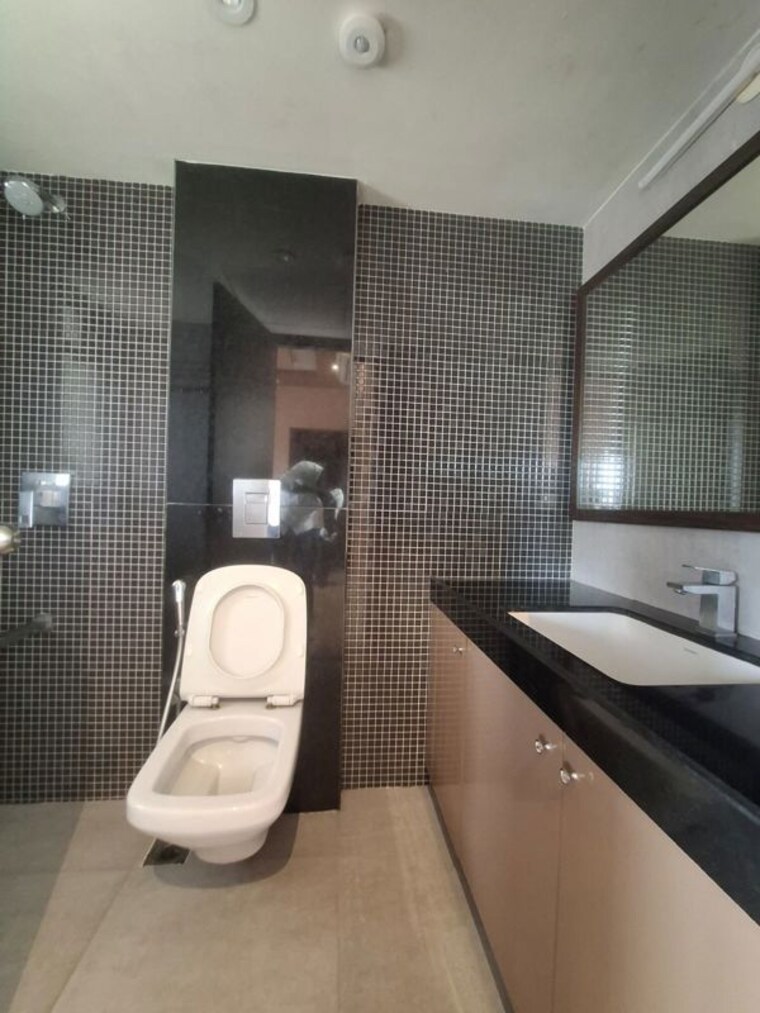 Bathroom, raymond-ten-x-era 2 Bedroom 675 Sq.Ft. Apartment In Pokhran Road No One Thane 10579148