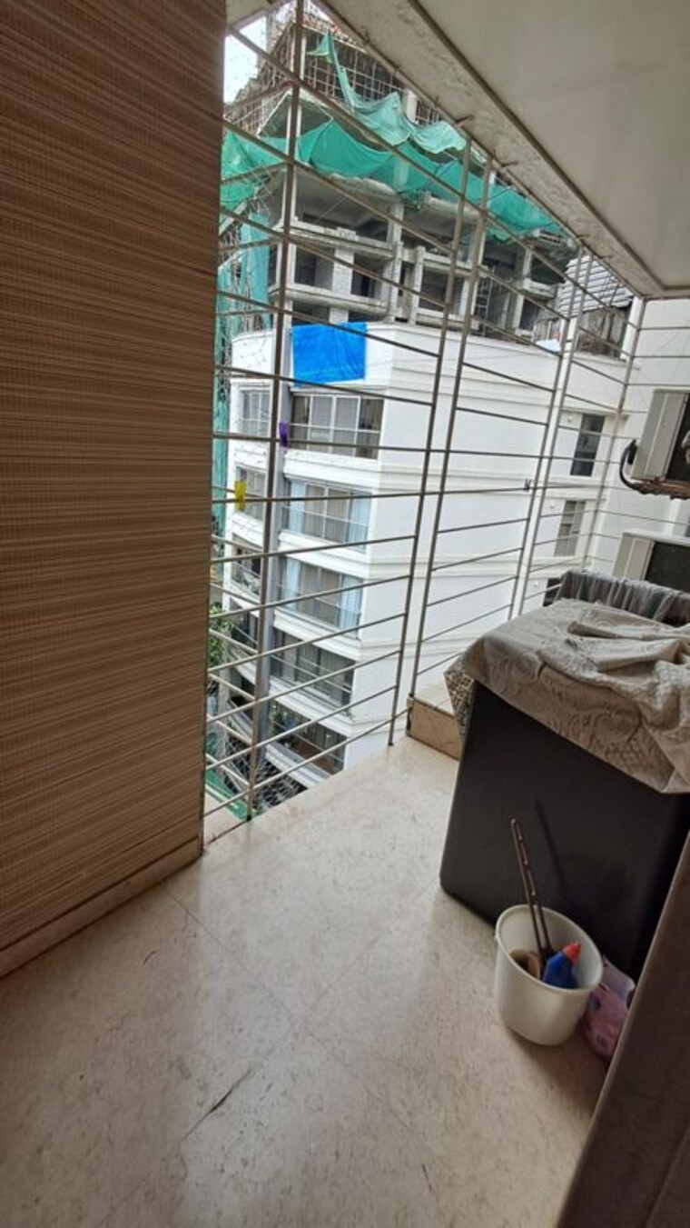 Balcony, satra-residency 4 Bedroom 3000 Sq.Ft. Apartment In Khar West Mumbai 10579183