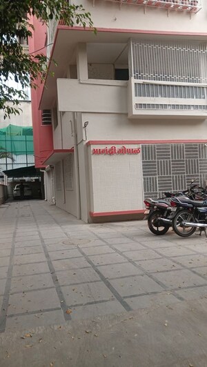 Apartment For Sale in Narveer Tanaji Wadi