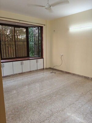 Room in 3 BHK Apartment at Mira Recidency, Kalyani Nagar – for Rent