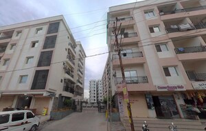  Apartment For Sale in Makarpura