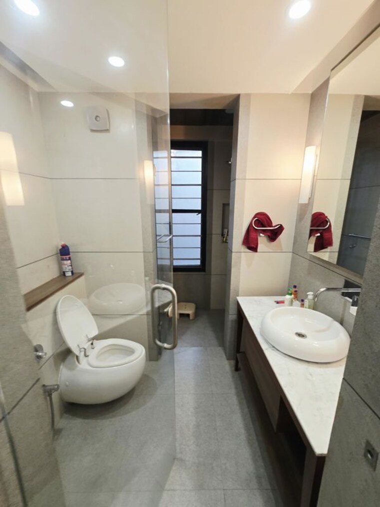 Bathroom, marvel-vivacity 3 Bedroom 1980 Sq.Ft. Apartment In Kalyani Nagar Pune 10579270