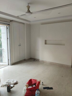 Room in 4 BHK Builder Floor at Safdarjung Development Area – for Rent