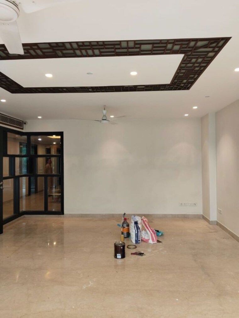 Living Room, safdarjung development area 4 Bedroom 3500 Sq.Ft. Builder Floor In Safdarjung Development Area Delhi 10579327