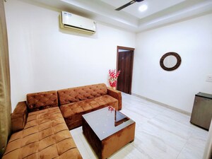 Bedroom in 1 BHK Builder Floor at Sector 40 – for Rent