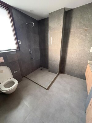 Bathroom in 1 RK Builder Floor at Sector 40 – for Rent