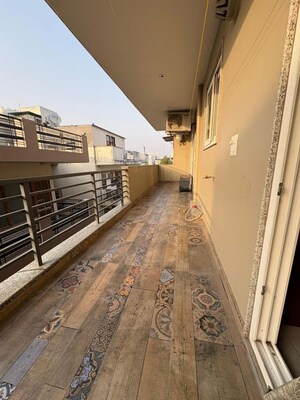 Balcony in 1 RK Builder Floor at Sector 40 – for Rent