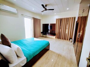 Bedroom in 1 BHK Builder Floor at Sector 45 – for Rent