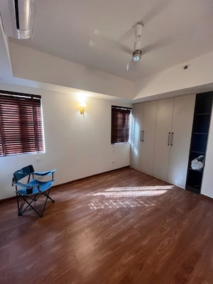 Room in 2 BHK Apartment at Godrej Air Sector 85, Sector 85 – for Rent