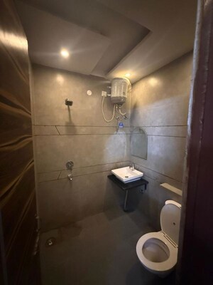Bathroom in 3 BHK Apartment at Sunshine Enclave, Vip Road – for Rent