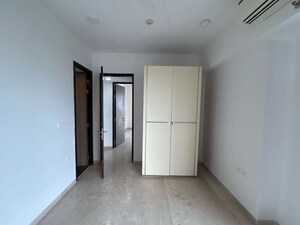 Room in 3 BHK Apartment at Lodha Allura, Worli – for Sale