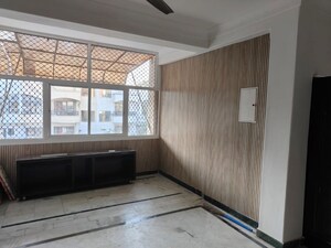 Room in 3 BHK Builder Floor at Uppal Southend, Sector 49 – for Rent