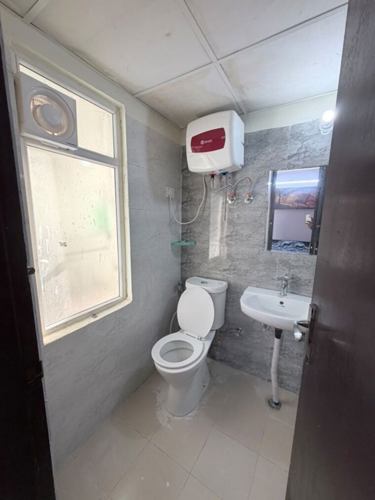 Bathroom, proview-laboni 3.5 Bedroom 1680 Sq.Ft. Apartment In Dundahera Ghaziabad 10579523
