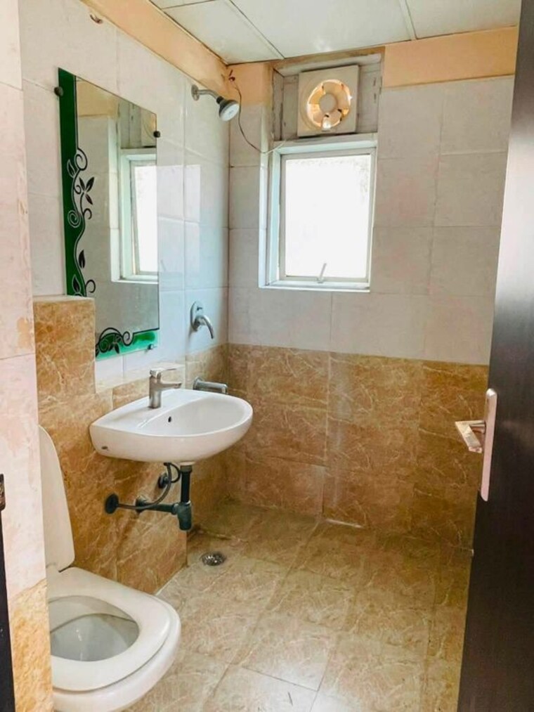 Bathroom, paramount-emotions 3 Bedroom 1710 Sq.Ft. Apartment In Sector 1 Greater Noida Greater Noida 10579556