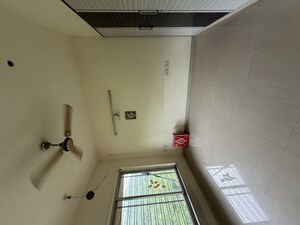 Furnished Amenities in 2 BHK Apartment at Kalpataru Hills, Manpada – for Rent