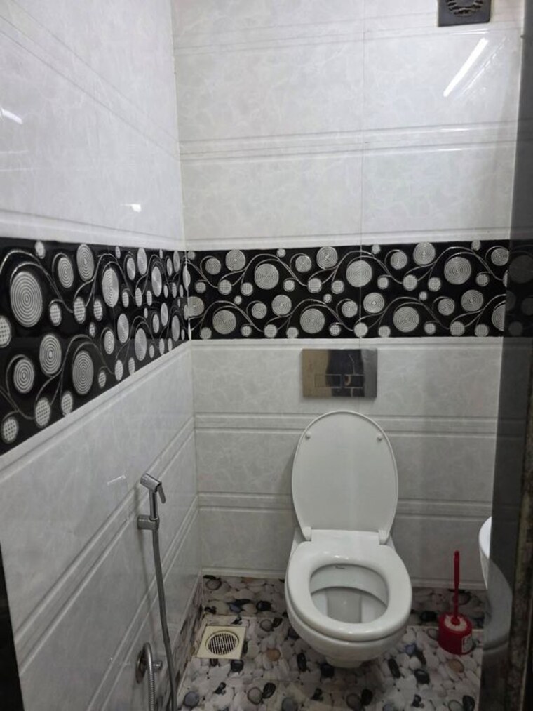 Bathroom, mahaveer-tower 2 Bedroom 750 Sq.Ft. Apartment In Worli Mumbai 10579571