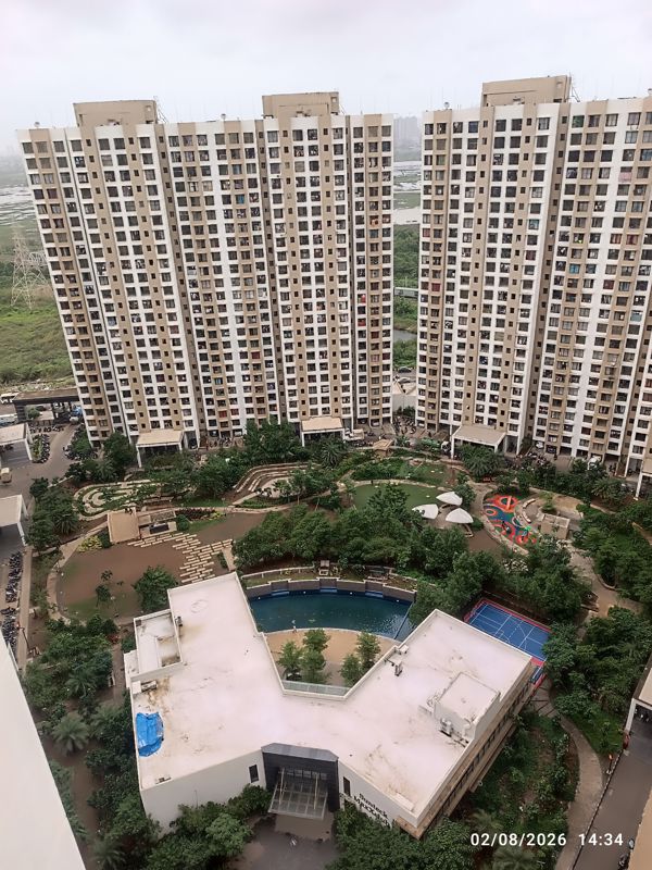 2 BHK 570 Sq.Ft. Apartment in Sunteck Maxxworld