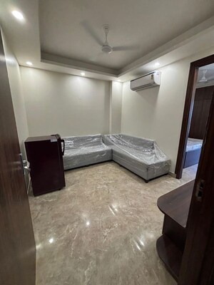 Living Room in 1 BHK Apartment at Central Park I, Sector 42 – for Rent