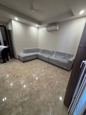 Living Room in 1 BHK Apartment at Central Park I, Sector 42 – for Rent