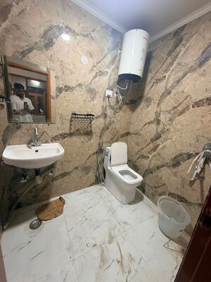 Team Area in 1 BHK Apartment at Sainik Farm – for Rent