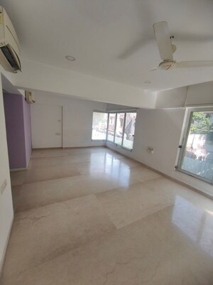 Room in 3 BHK Apartment at Hubtown The Premiere, Andheri West – for Rent