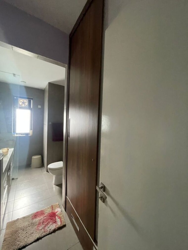 Bathroom, ireo-skyon 2.5 Bedroom 1635 Sq.Ft. Apartment In Sector 60 Gurgaon 10579689