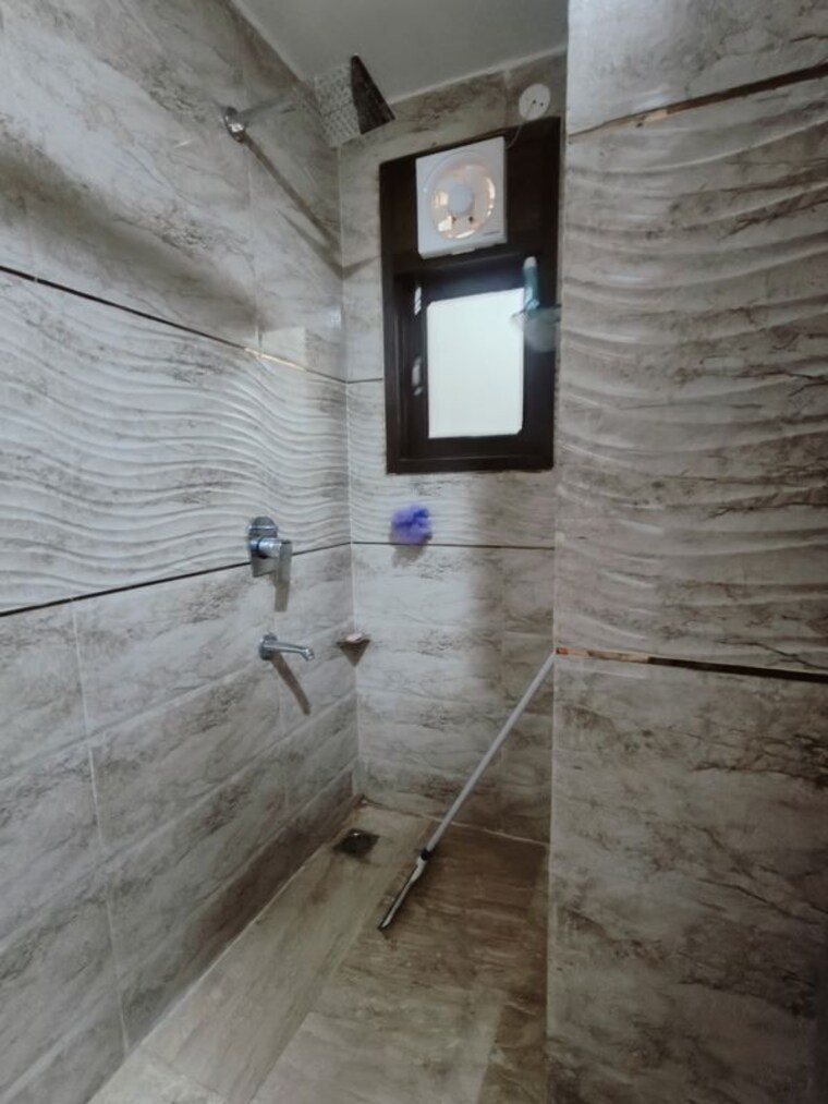 Bathroom, malviya nagar 3 Bedroom 1600 Sq.Ft. Builder Floor In Malviya Nagar Delhi 10579692