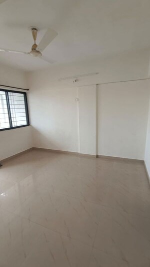 Room in 2 BHK Apartment at Belvalkar Chaitrangan, Katraj – for Rent