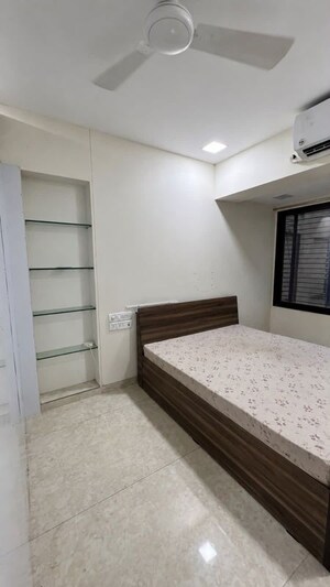 2 BHK Apartment For Rent in Jayant Apartments, Prabhadevi