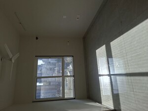 Room in 2 BHK Apartment at Shreepati Skies, Tardeo – for Rent