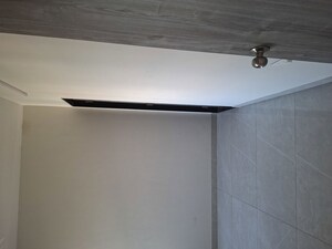Room in 2 BHK Apartment at Shreepati Skies, Tardeo – for Rent