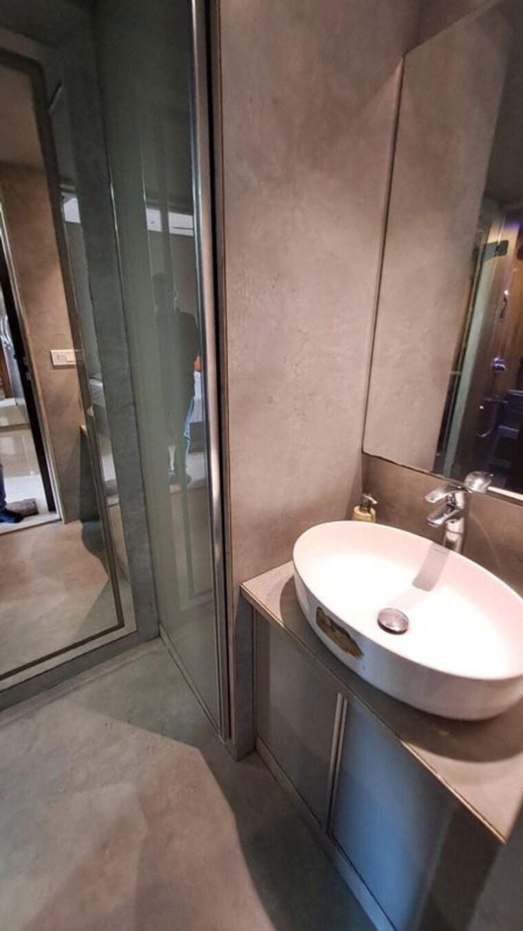 Bathroom, suraj-ocean-star-2 5 Bedroom 2650 Sq.Ft. Apartment In Prabhadevi Mumbai 10579703