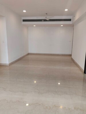 Room in 5 BHK Apartment at Suraj Ocean Star 2, Prabhadevi – for Sale