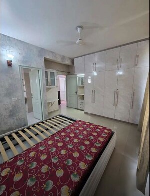 Bedroom in 3 BHK Apartment at Omaxe R2, Gomti Nagar – for Rent