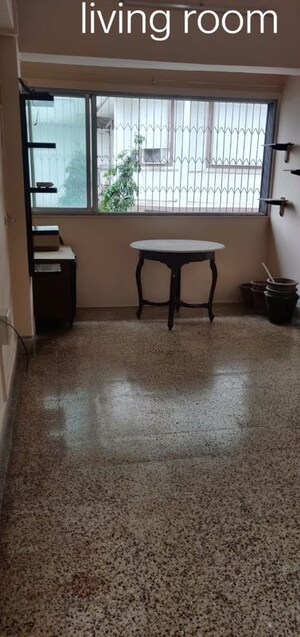Room in 2 BHK Apartment at Dadar West – for Rent