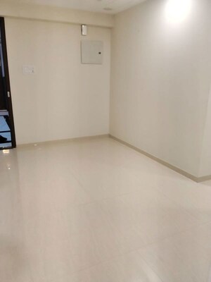Room in 3 BHK Apartment at Marathon Monte South, Byculla West – for Rent