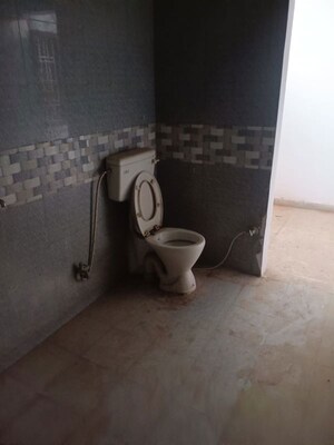 Parking in 2 BHK Independent House at Vijayant Khand – for Rent