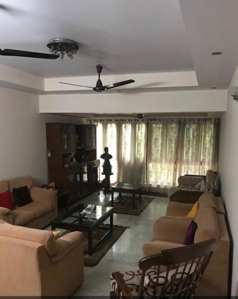 Living Room, arun-vihar-sector-37 3.5 Bedroom 1800 Sq.Ft. Apartment In Sector 37 Noida 10540779