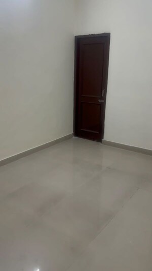 Room in 3 BHK Builder Floor at Guru Nanak Enclave, Dhakoli – for Rent