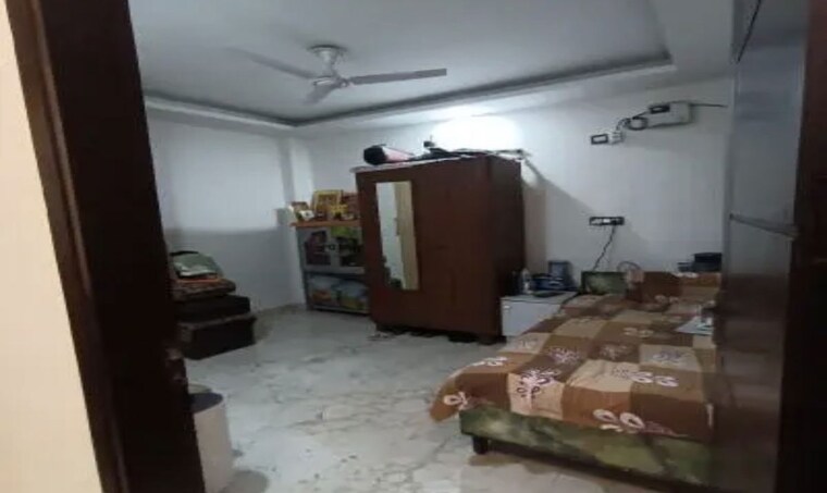 Living Room, freedom fighters vihar 3 Bedroom 222 Sq.Yd. Builder Floor In Freedom Fighters Vihar Delhi 10579749